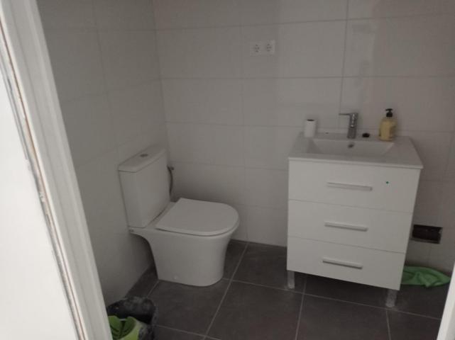 21inmobiliarias alquila local en zona plaza la petanca photo 0