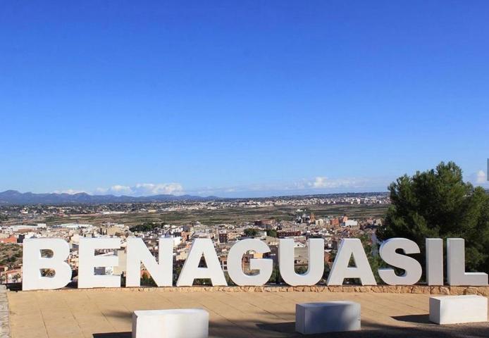 Venta casa de pueblo Benaguasil. Zona metro. photo 0