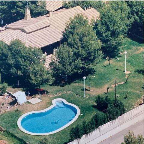 CHALET INDEPENDIENTE CON PARCELA AMPLIA Y PISCINA photo 0