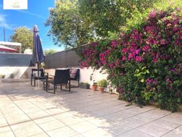 Adosado amueblado de diseño a 5 minutos andando del metro y del pueblo. Visítalo en 360º photo 0