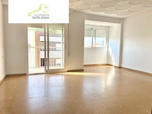 Vivienda de 4 habitaciones y 2 baños en Avd Camí Nou. Visítala en 360º desde donde tú quieras photo 0