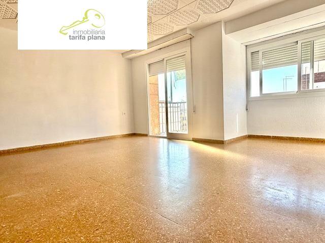 Vivienda de 4 habitaciones y 2 baños en Avd Camí Nou. Visítala en 360º desde donde tú quieras photo 0