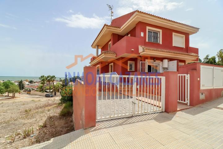 DÚPLEX DE 3 HABITACIONES, TERRAZA CON VISTAS AL MAR Y SÓTANO, A 500M DEL MAR. EN EL CARMOLÍ, MURCIA photo 0