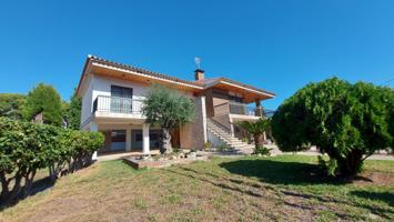 Magnifica casa con gran jardín en el centro de Segur de Calafell photo 0