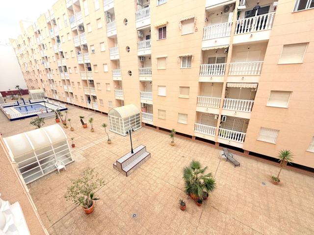 BONITO APARTAMENTO CENTRICO CON PISCINA COMUNITARIA Y PLAZA DE GARAJE photo 0