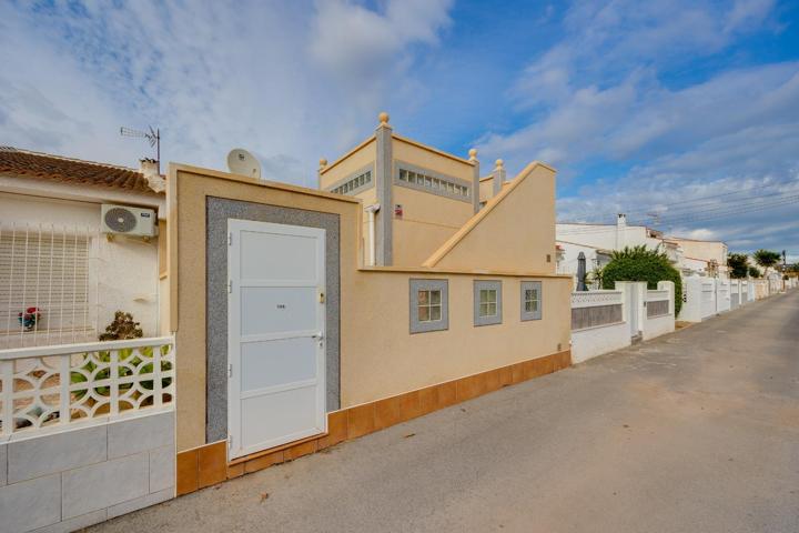 Unifamiliar Pareada En venta en El Limonar, Torrevieja photo 0