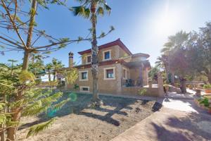 FINCA RUSTICA CON CHALET DE LUJO EN LOS MONTESINOS photo 0