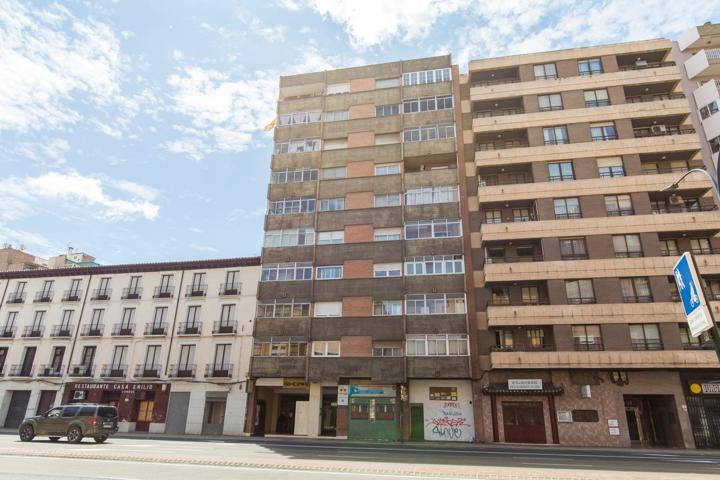 ZARAGOZA - PISO EN AVDA. MADRID CON PLAZA DE GARAJE photo 0