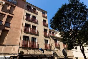 PISO EN VENTA CON PLAZA DE GARAJE EN ESPOZ Y MINA photo 0