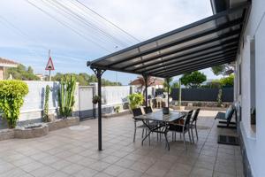 Casa en venta en Abrera en la urbanización de Can Vilalba, Baix Llobregat Nod photo 0