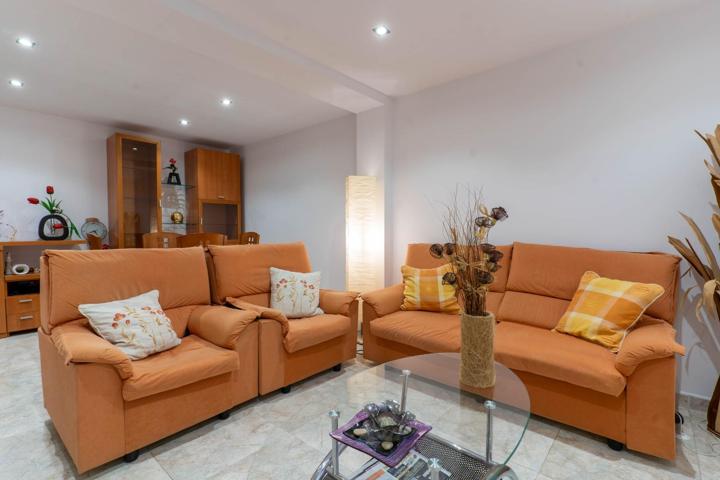 Casa en venta en Olesa de Montserrat, zona Casco Antiguo, Baix Llobregat Nord photo 0