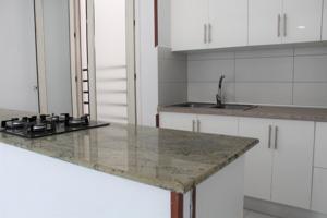 PISO EN ALQUILER EN LA ZONA DE TRIANA SIN MUEBLES photo 0