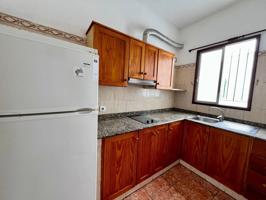 Piso en venta de 2 habitaciones zona La Isleta photo 0