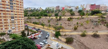Piso en venta en Polígono Cruz de Piedra – ¡Oportunidad con muchas posibilidades! photo 0