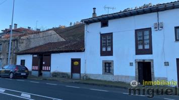 Se vende conjunto de casa, cuadra y pajar para reformar en Unquera, Val de San Vicente. photo 0