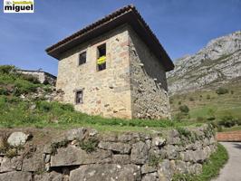 Conjunto formado por casa para rehabilitar, antiguo molino y parcela de 500 m2 en Lamasón, Cantabria photo 0