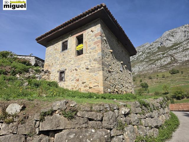 Conjunto formado por casa para rehabilitar, antiguo molino y parcela de 500 m2 en Lamasón, Cantabria photo 0