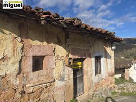 Se vende casa de piedra para rehabilitar con jardín en Cades (Herrerías) photo 0