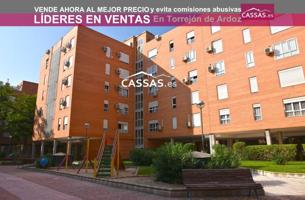 ZONA La zarzuela. Piso de 3 habitaciones con garaje. photo 0