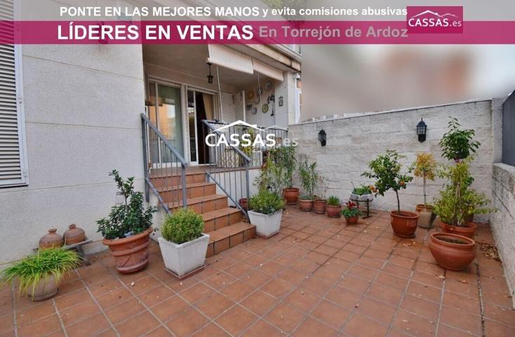 ZONA Torrenieve. Piso de 4 habitaciones, 2 baños. Trastero, piscina y garaje. 70 m2 de Jardín. photo 0