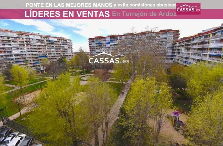 Parque de Cataluña- 4 habitaciones y 2 baños. De esquina con terraza. photo 0