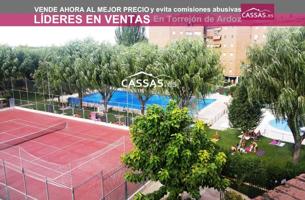 TORREPISTA.- REFORMADO. 4 habitaciones y 2 baños. Piscina photo 0