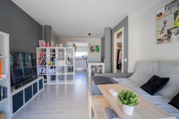 Oportunidad Única en Sant Pere de Ribes: Moderno Piso con Parking en Les Roquetes-Ayuntamiento photo 0