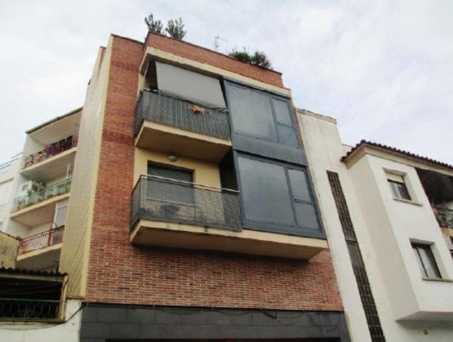 Plaza de Parking en Venta en Centro de El Vendrell – 27 m², Edificio con Ascensor photo 0