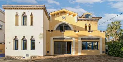 Casa señorial con piscina en venta en Riba-Roges, Vilanova i la Geltrú – A 150 m de la playa photo 0