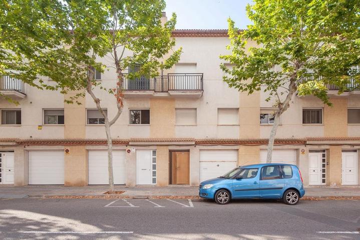 CASA ADOSADA EN VILANOVA I LA GELTRU photo 0