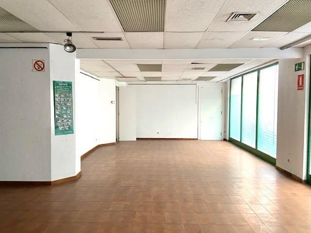 'Local comercial en planta baja en alquiler – 123 m² en zona céntrica de Vilanova i la Geltrú' photo 0