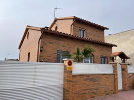 Casa unifamiliar en Rodonyà con jardín, piscina y vistas – 4 habitaciones + garaje privado photo 0