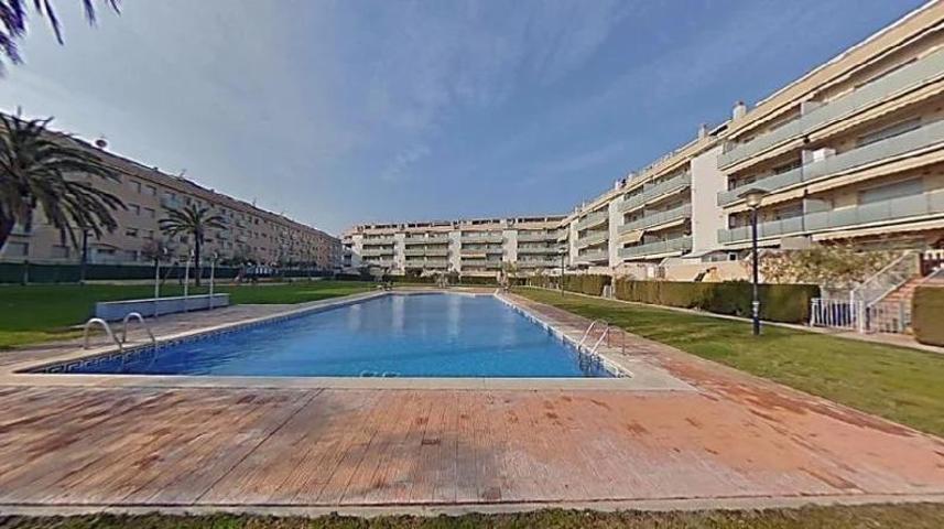 Piso en venta en Cubelles – Zona Les Salines, ideal para inversores photo 0