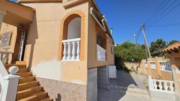 Casa independiente en venta en Albinyana La Papiola con gran parcela y muchas posibilidades photo 0