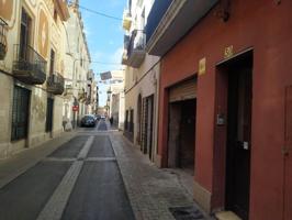 Local comercial en edificio rehabilitado – Gran oportunidad en el centro de Vilanova i la Geltrú photo 0