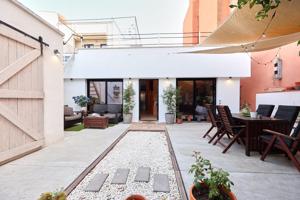 Casa en venta en el centro de Vilanova i la Geltrú, de UNA sola planta photo 0