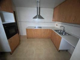 Piso amplio de 3 dormitorios en el centro de El Vendrell – Bien comunicado y rodeado de servicios photo 0