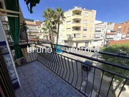 Piso luminoso de 3 habitaciones con balcón y trastero en Les Roquetes, Sant Pere de Ribes photo 0