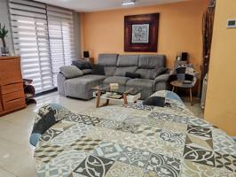 EN VENTA Casa con jardín, garaje y terrazas en El Vendrell – Zona El Puig photo 0