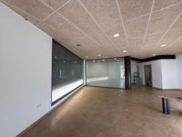 EXCELENTE LOCAL COMERCIAL EN VILANOVA I LA GELTRÚ – 74 M², INVERSIÓN SEGURA Y RENTABILIDAD ASEGURADA photo 0