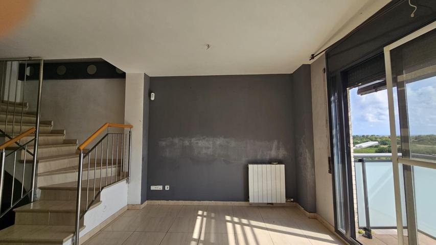 Piso de 108 m² con 3 dormitorios y 2 baños en venta en Calafell, cerca de la playa y servicios photo 0