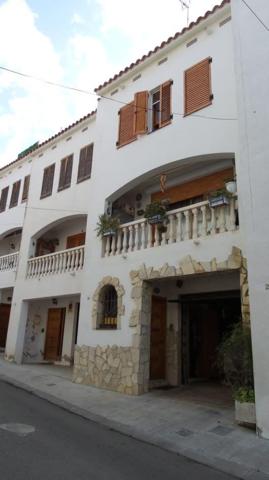 Chalet adosado con garaje y 3 plantas en Roda de Barà photo 0