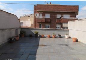 CASA ADOSADA EN EL CENTRO DE CORNELLA DE LLOBREGAT (PADRÓ) photo 0