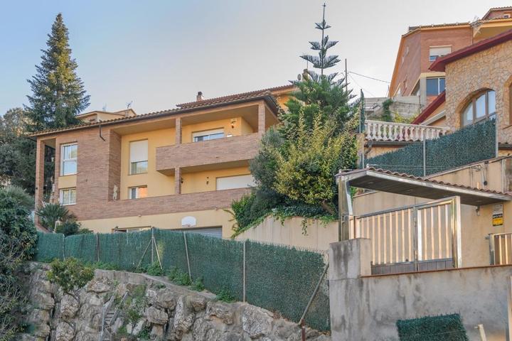 Preciosa casa en Sant Vicenç dels Horts (Sant Roc) photo 0