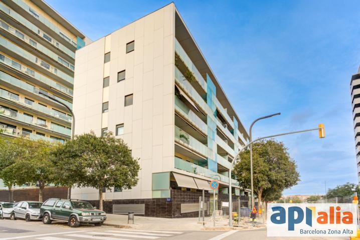 Les presentamos un práctico piso de 100 m² construidos, con una excelente distribución en Esplugues photo 0