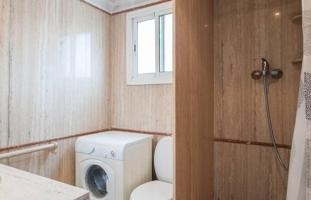 Oportunidad única de adquirir un edificio completo en el prestigioso barrio de Can Roca, Castelldefe photo 0