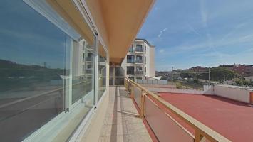 PISO EN CENTRO DE CASTELLDEFELS photo 0