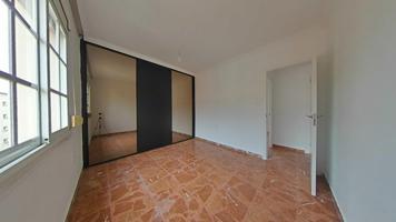 🏡 Piso en Viladecans con 2 habitaciones | Alquilado hasta octubre de 2029 | Rentabilidad del 5,25% photo 0