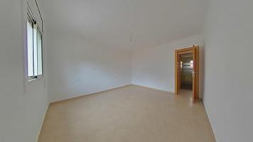 🏡 Piso en Viladecans con 2 habitaciones | Alquilado hasta octubre de 2029 | Rentabilidad del 5,25% photo 0