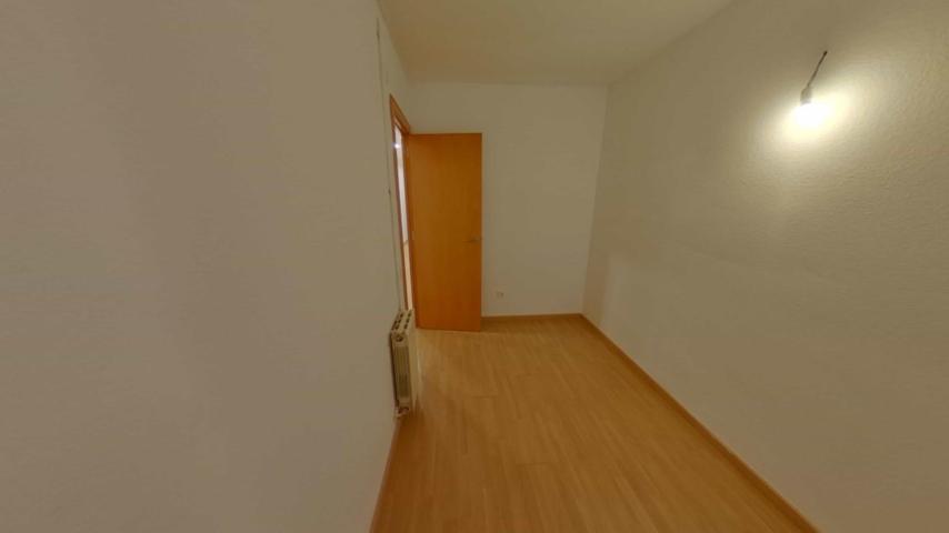🏡 Gran piso en Viladecans con 4 habitaciones | Alquilado hasta agosto de 2030 | Rentabilidad del 4, photo 0